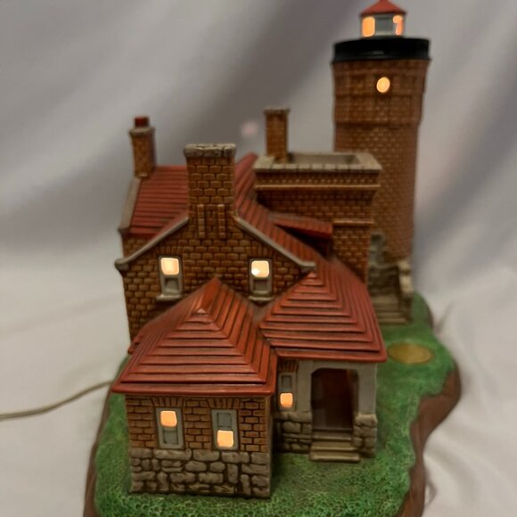 Lefton Limited Edition 1999 Old Mackinac Point Lighted Lighthouse – Original Box - Picture 3 of 15